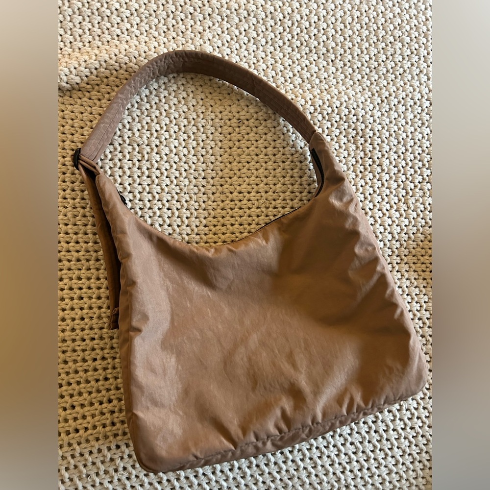 BAGGU Nylon Shoulder Bag in Cocoa EUC